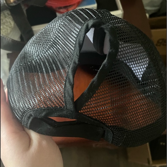 Black high/low ponytail baseball cap - Picture 3 of 3